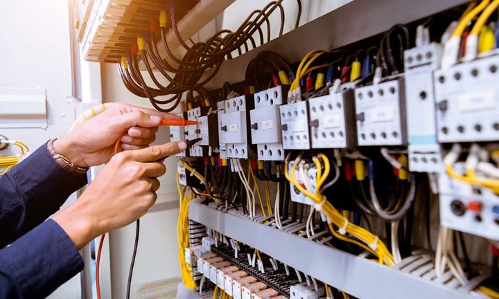 Commercial and industrial electricians